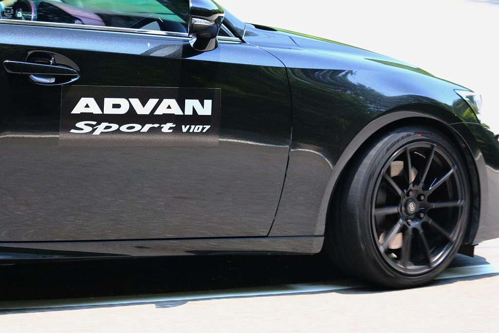 橫濱ADVAN Sport V107旗艦性能胎登台發表，並立即提供試乘體驗。 記者張振群／攝影