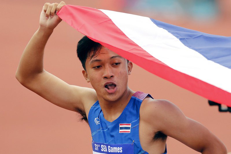年僅16歲就保有U18世界男子百米紀錄的汶頌，被泰國田協稱讚看見該國的未來希望。 美聯社