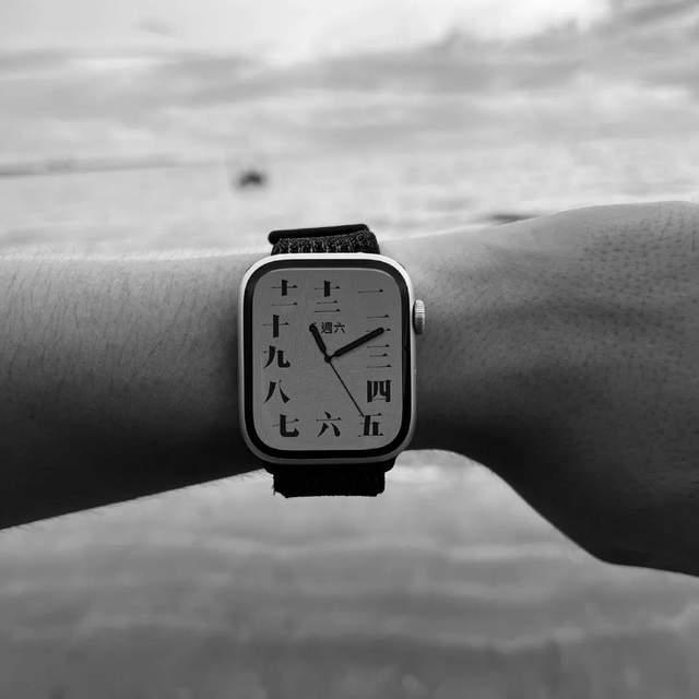 蘋果手錶推出首款中文錶盤。圖取自「Tech星球」