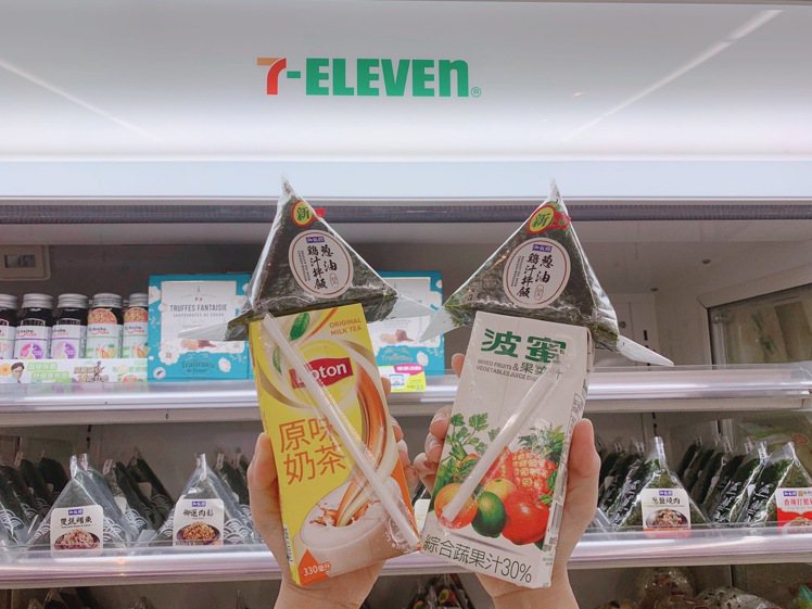 7-ELEVEN「御飯糰」品牌即日起推出全新商品「蔥油雞汁拌飯飯糰」，售價23元...
