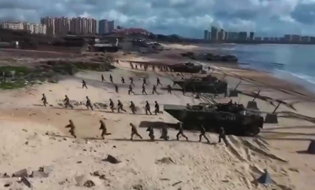東部戰區公布第73集團軍的登陸奪島演習視頻。（央視軍事）
