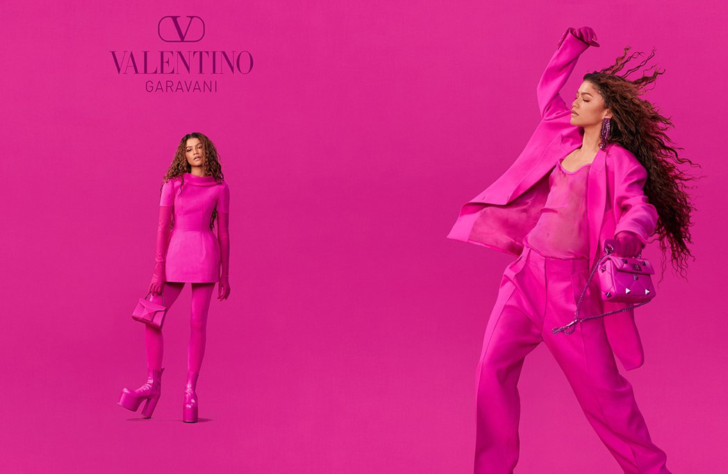 桃粉色儼然成為VALENTINO的嶄新代表色。圖／VALENTINO提供