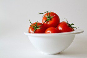最強抗老食物是「番茄」！一天要吃幾顆才夠？日本醫生破解3個養生觀念，這個時間吃媲美一打維他命