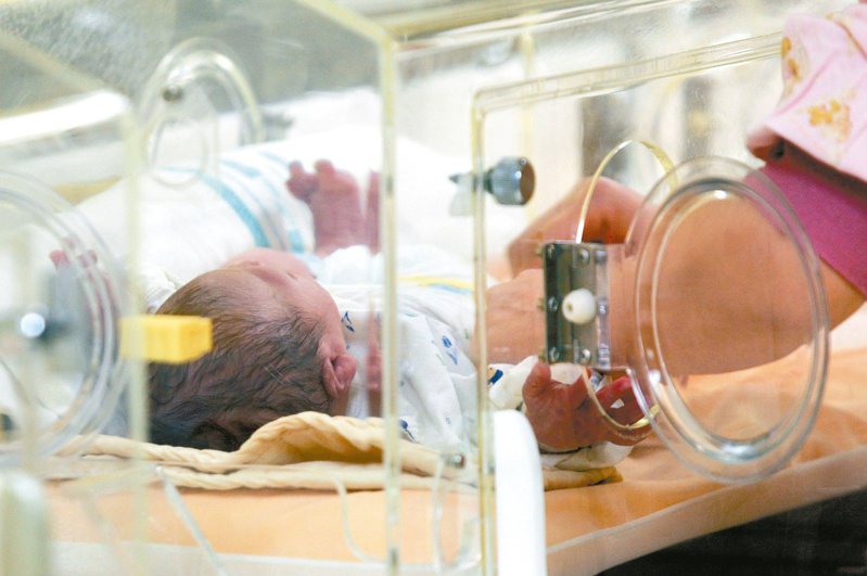台灣新生兒死亡率達千分之四點五高於日韓，周產期致死、早產、感染為新生兒三大死因。本報資料照片