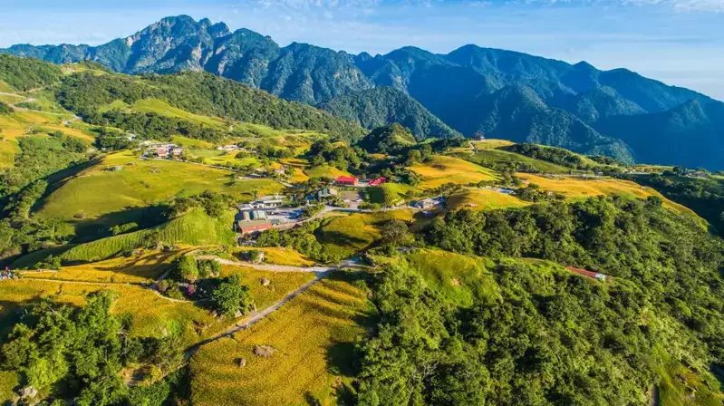 花蓮的六十石山位於花東縱谷富里鄉，有「台灣小瑞士」之稱。 圖／橘子貓