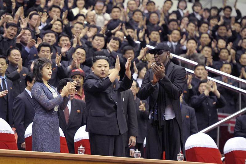 羅德曼(右)近年頻頻往北朝鮮跑，可能與NBA脫節太久。 歐新社資料照片