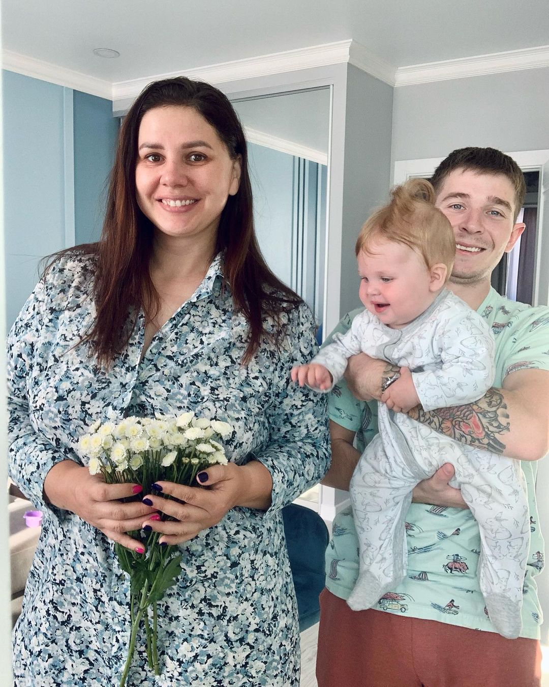 網紅瑪麗娜（Marina Balmasheva）2020年宣布結婚，隔年生下一女，而孩子的爸竟是她的繼子。 圖／擷自instagram。