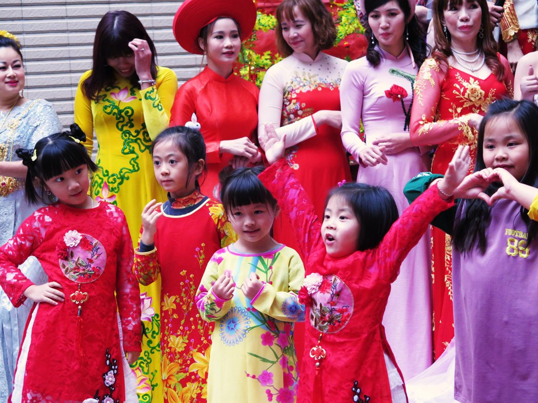 目前台灣新住民大約有57萬人，對有越南背景的台灣新生代來說，他們會希望自己以「越...