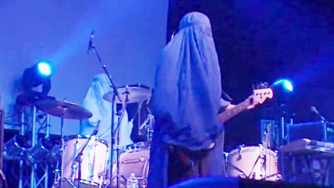 神秘的阿富汗女子搖滾樂團——布卡樂團，用陽春的旋律、帶著口音的英文歌詞，唱出對伊...