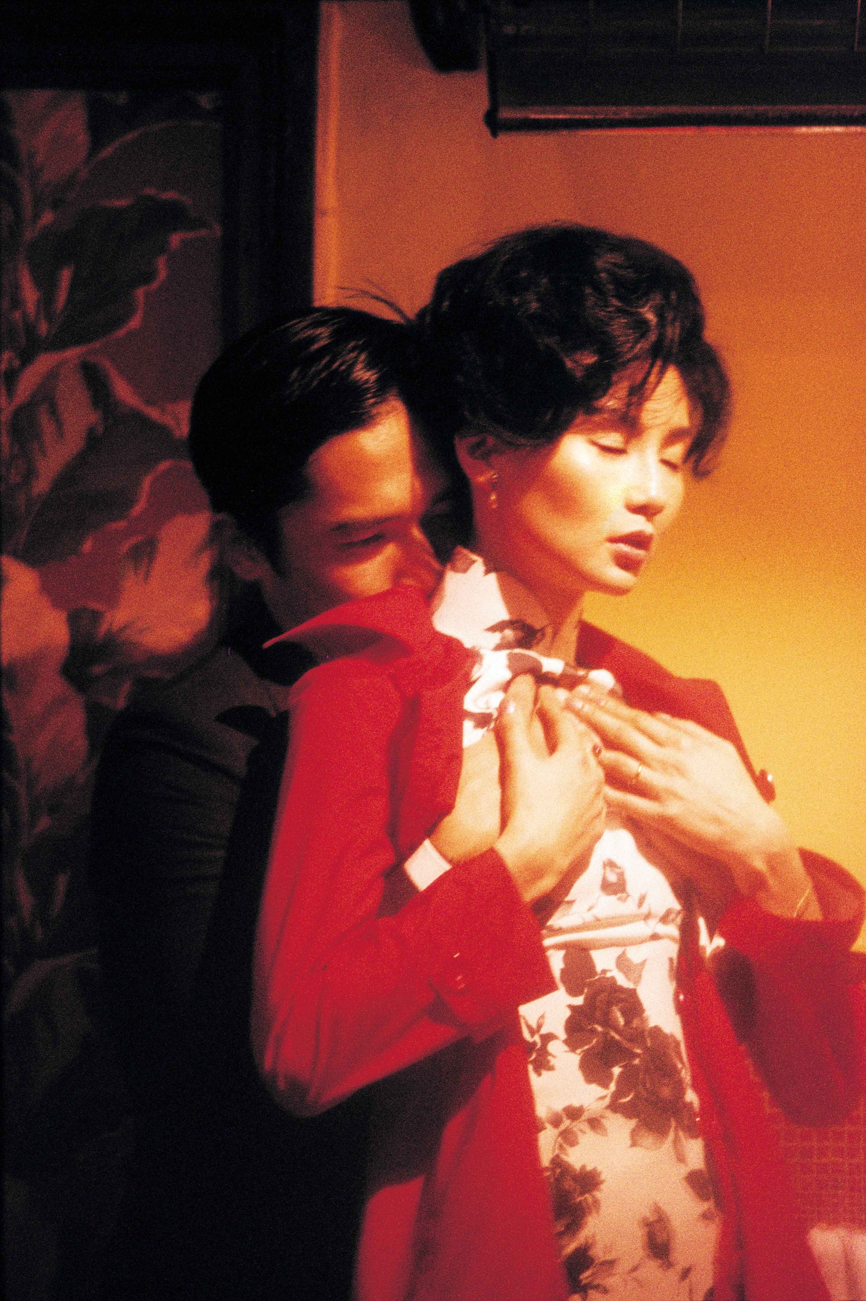 梁朝偉(左)和張曼玉主演的「花樣年華」巨幕重溫。圖／CATCHPLAY提供