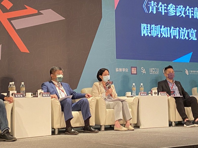賴香伶今出席網路媒體舉辦的論壇活動，談及青年參政年齡限制。記者潘才鉉／攝影