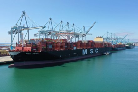 彭博資訊報導，美西港口上月的入境貨櫃數據美國國內需求有點混沌不明。路透