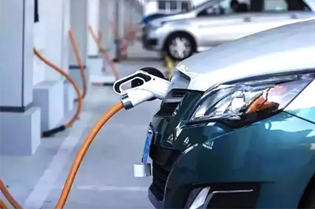 今年1-7月中國車企新能源汽車銷量同比增長2倍。（微博照片）