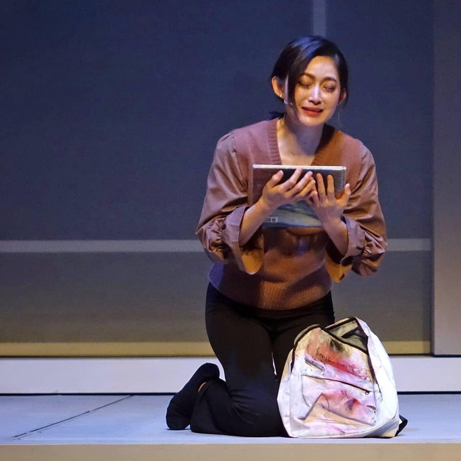 劉瑞琪演出「最後一封情書」舞台劇版。圖／摘自臉書