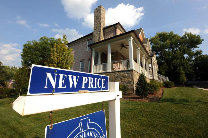 美国7月成屋销售连六降，但房价却依然自顾自地继续涨。 欧新社(photo:UDN)