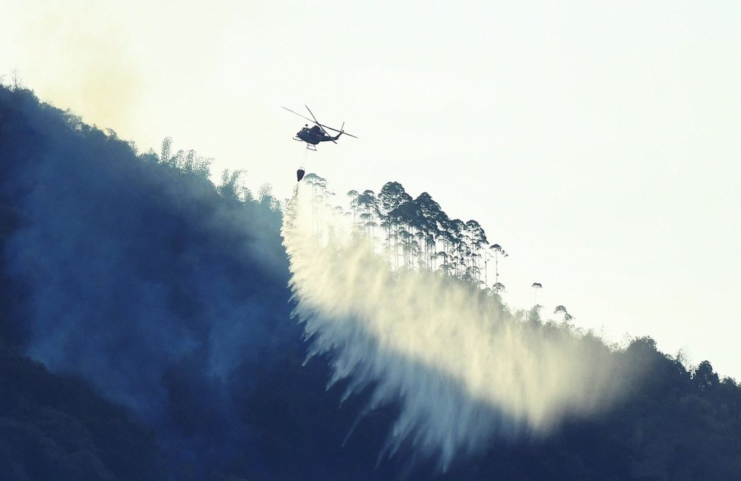 圖為發生在重慶的森林大火。 圖／路透社