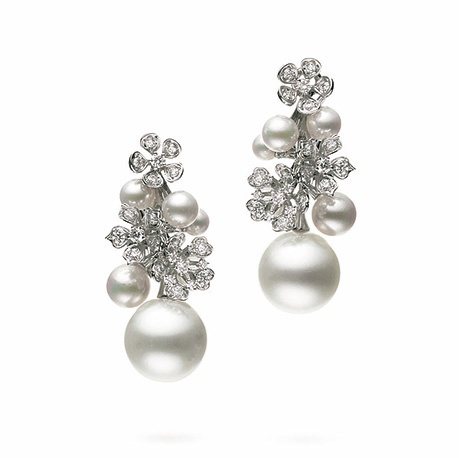 Bloom Collection珍珠鑽石耳環，價格店洽。圖 / MIKIMOTO...