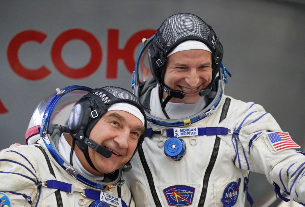 國際太空站的太空人，來自美國的Andrew Morgan（右）及來自俄國的Ale...
