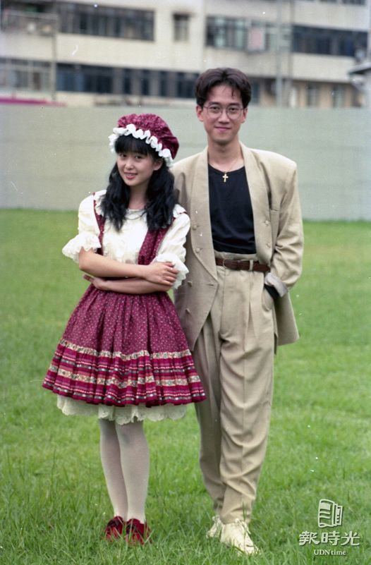 歌壇新人孟庭葦（左）與小剛（右）。圖／聯合報系資料照（1990/5/4 王宏光攝影）