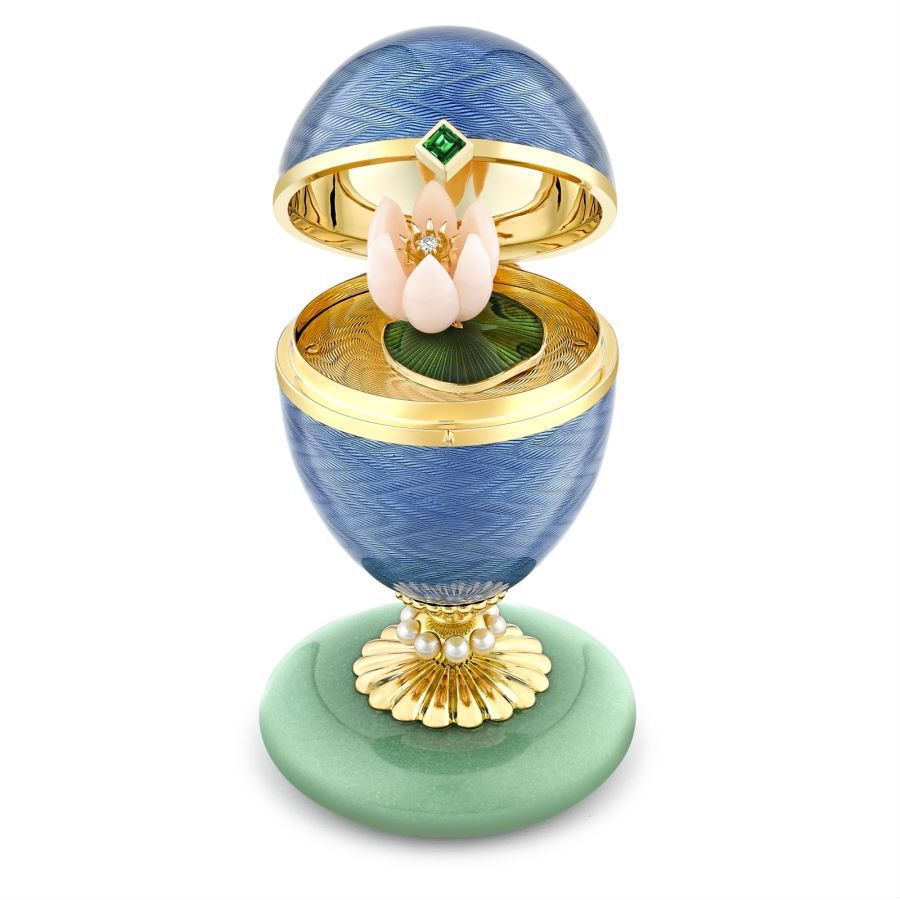Fabergé 18K黃金藍扭索琺瑯睡蓮驚喜彩蛋，約4.3萬美元，全球限量10...