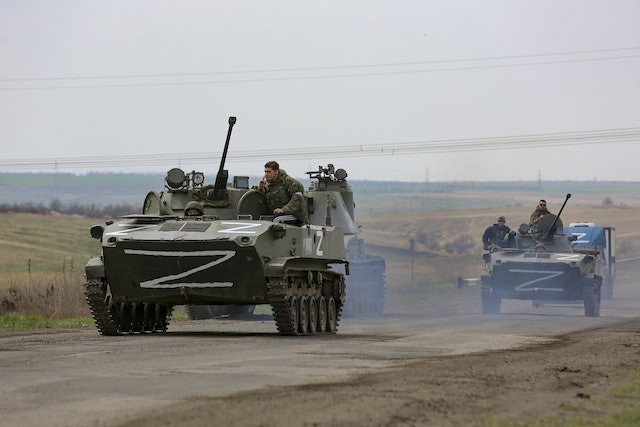图为4月10日，在乌克兰南部市城马里乌波尔的俄军。 美联社(photo:UDN)