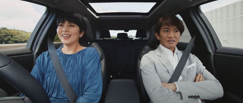 木村拓哉與松隆子再度同框拍攝Nissan ProPILOT 2.0廣告。 圖／截自Nissan影片