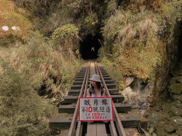 眠月支線建造在山裡，自然經過許多的山洞隧道。 圖／好好玩台灣