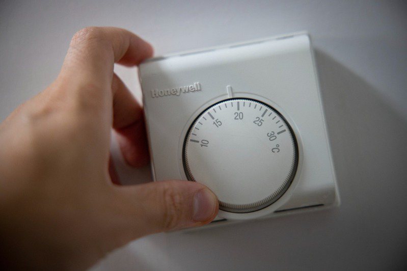 民意调查显示，由于能源价格飙涨，英国有1/4成年人今年不打算开暖气过冬。欧新社(photo:UDN)