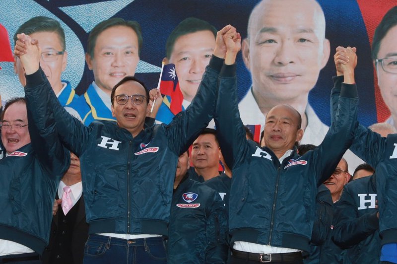 朱立倫2019年（左）扛下韓國瑜全國競選總部主委重任。圖／聯合報系資料照片