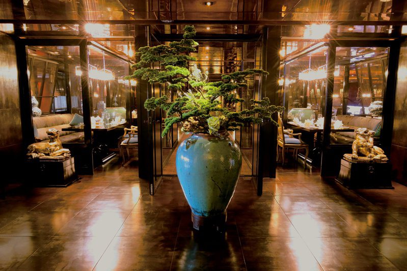 君品酒店頤宮中餐廳蟬聯五屆米其林指南評鑑三星餐廳。業者提供