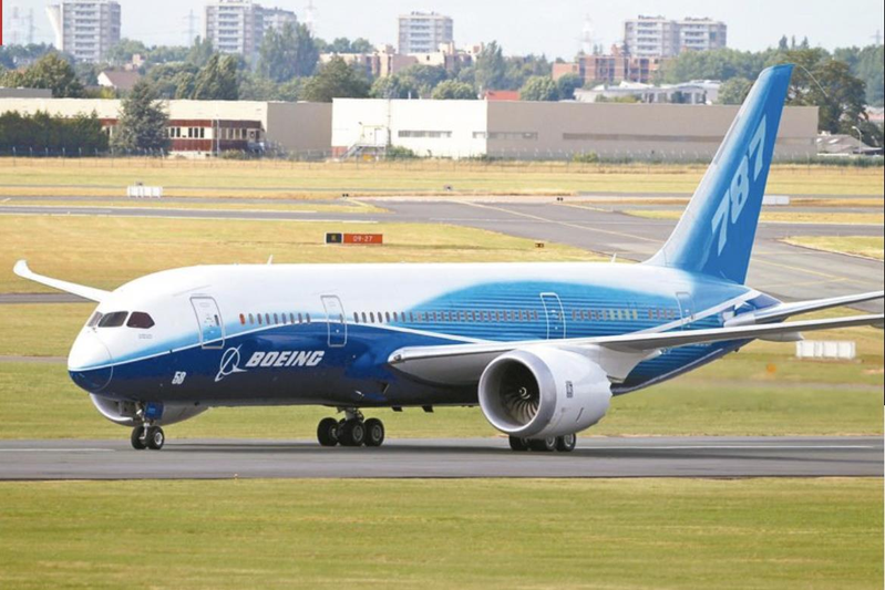 華航召開董事會臨時會，通過訂購16架波音787-9客機，替換現役的空中巴士A300-300。美聯社資料照