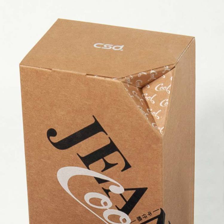 CSD中衛「牛仔酷JEANS COOL」口罩外盒選用牛皮紙包裝盒，特殊凹槽設計不...