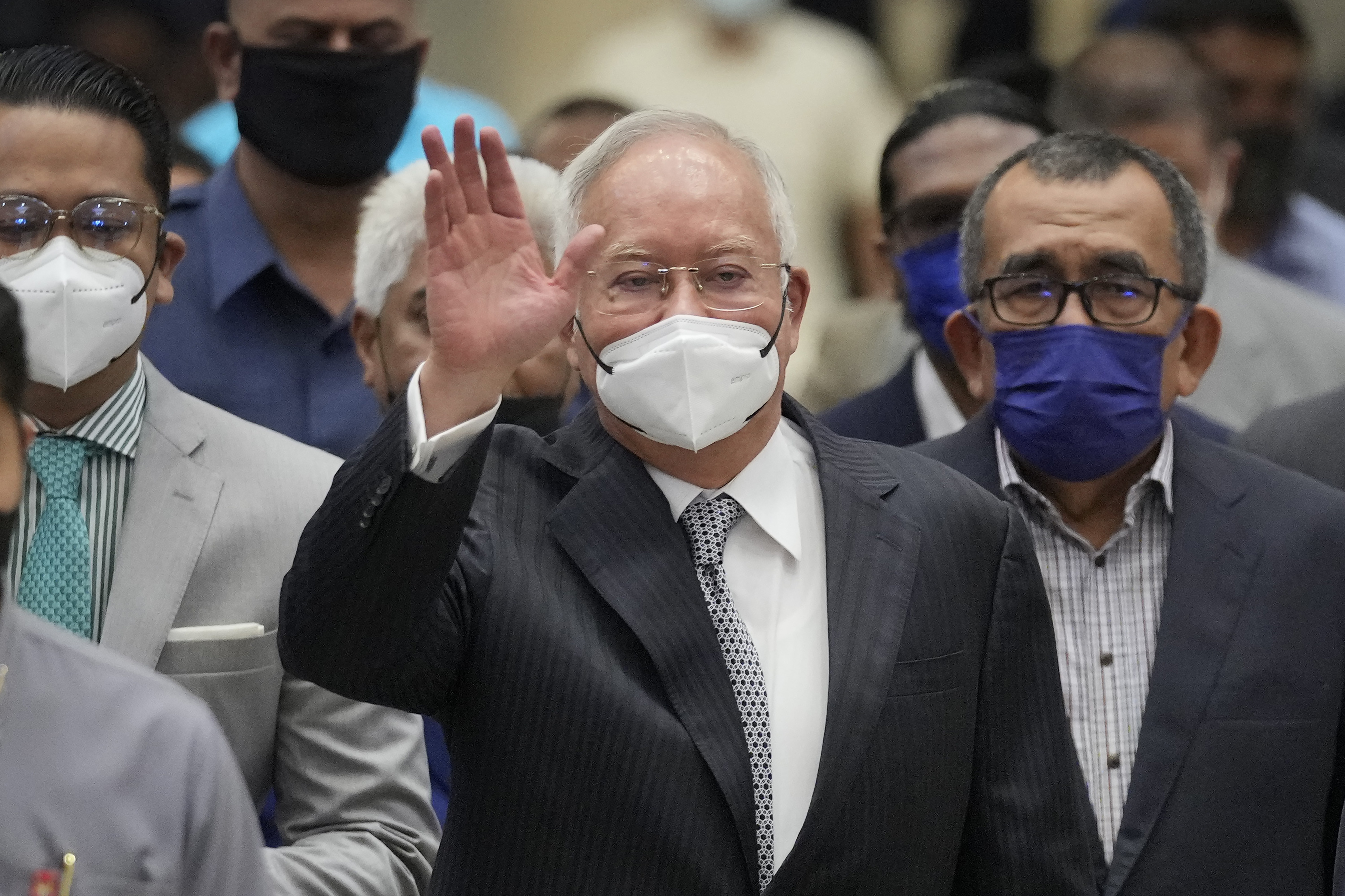 入獄13天 馬來西亞前總理納吉被送醫治療 – 聯合新聞網