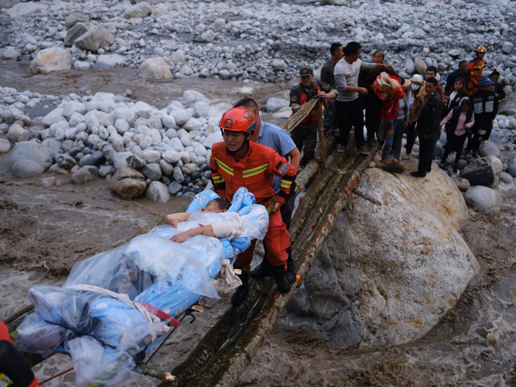 對於四川甘孜大地震，陸委會表示如有救災需要，我方願意提供必要協助。圖為四川森林消...