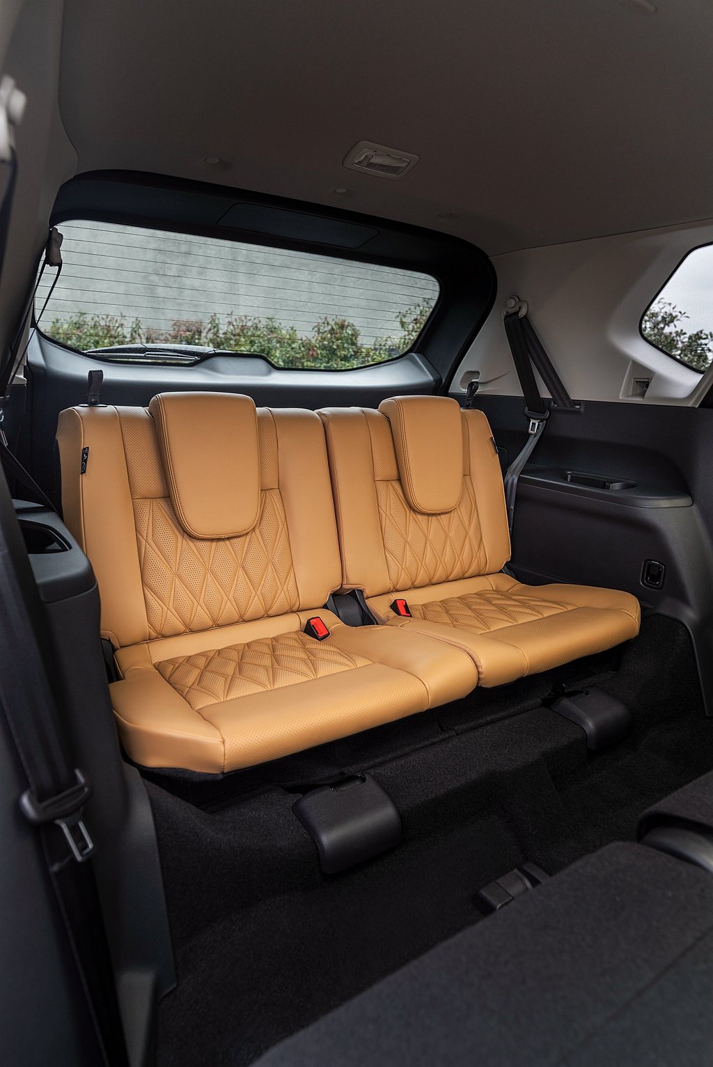 新世代Nissan X-Trail搭載CMF-C平台，第三排座位可輕鬆容納身高1...