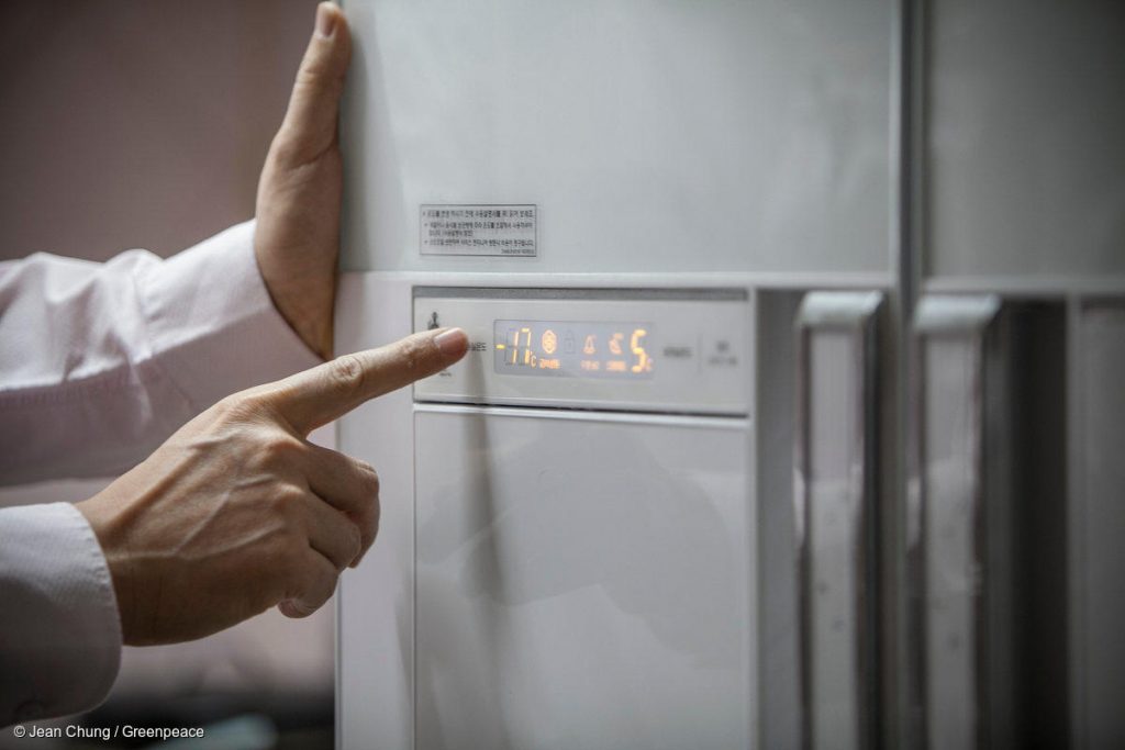 圖片為南韓家庭購買及使用友善環境的家電冰箱 （© Jean Chung / Gr...