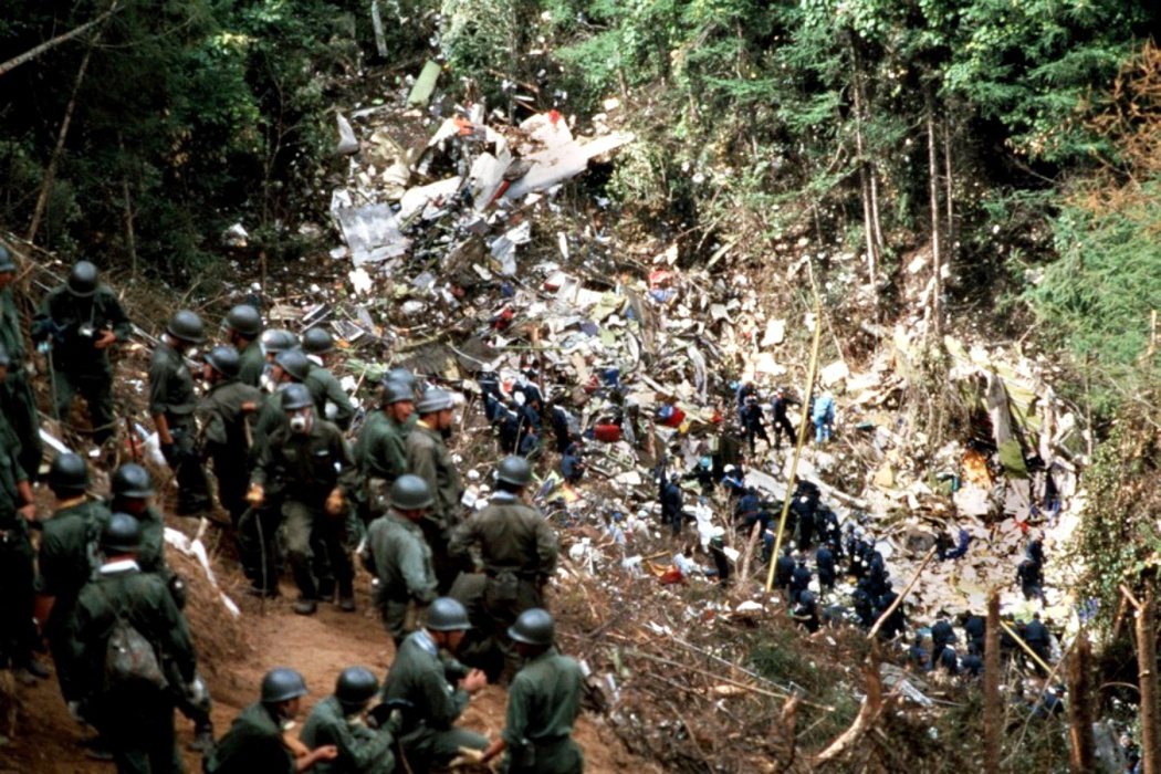1985年，使用波音747SR-146型客機的日本航空123號航班墜毀，造成52...