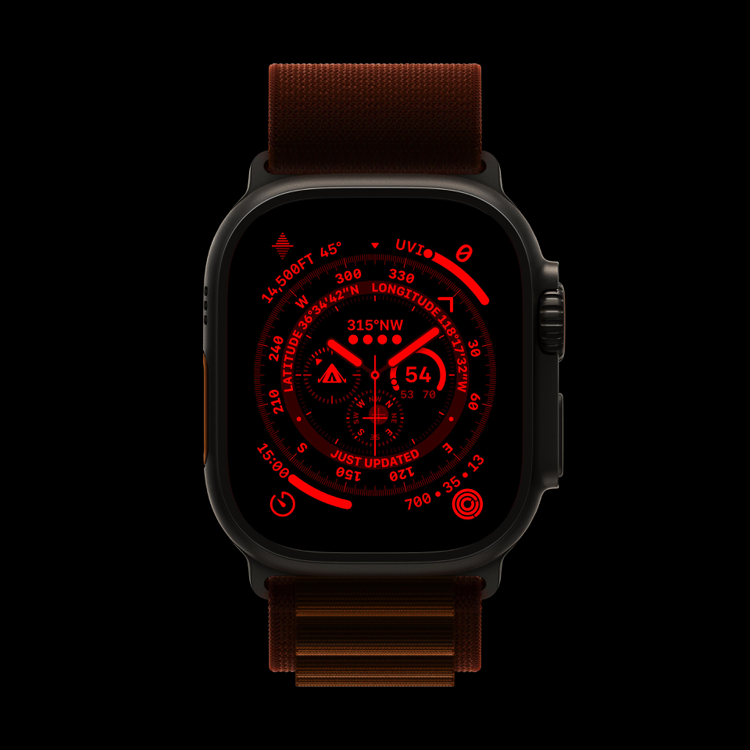 為了針對夜間情境最佳化，使用者選用「尋路者」錶面時，可以旋轉數位錶冠啟動「夜間」...
