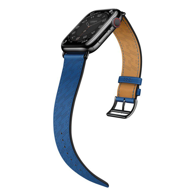 Apple Watch Hermès 8系列H Diagonal法國藍Swift小牛皮單圈表帶搭配45毫米表盤，43,900元。圖／愛馬仕提供