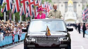 全英唯一可以無照駕駛的人　英國女王伊麗莎白二世熱愛自駕、最愛Land Rover！