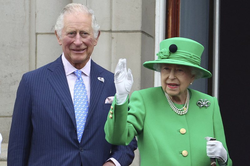 英國女王伊麗莎白二世以96歲高齡駕崩，在位共70年，查理三世立即繼任王位。（美聯社） 美國聯合通訊社