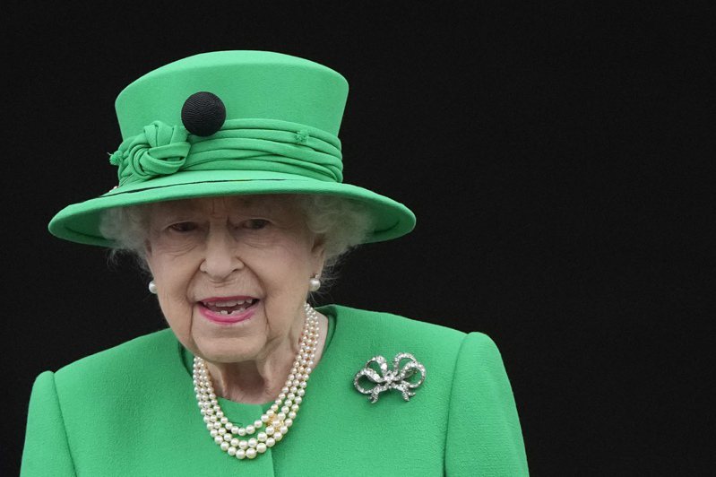 英國王室宣布，英國女王伊麗莎白二世9日駕崩，享耆壽96歲。美聯社