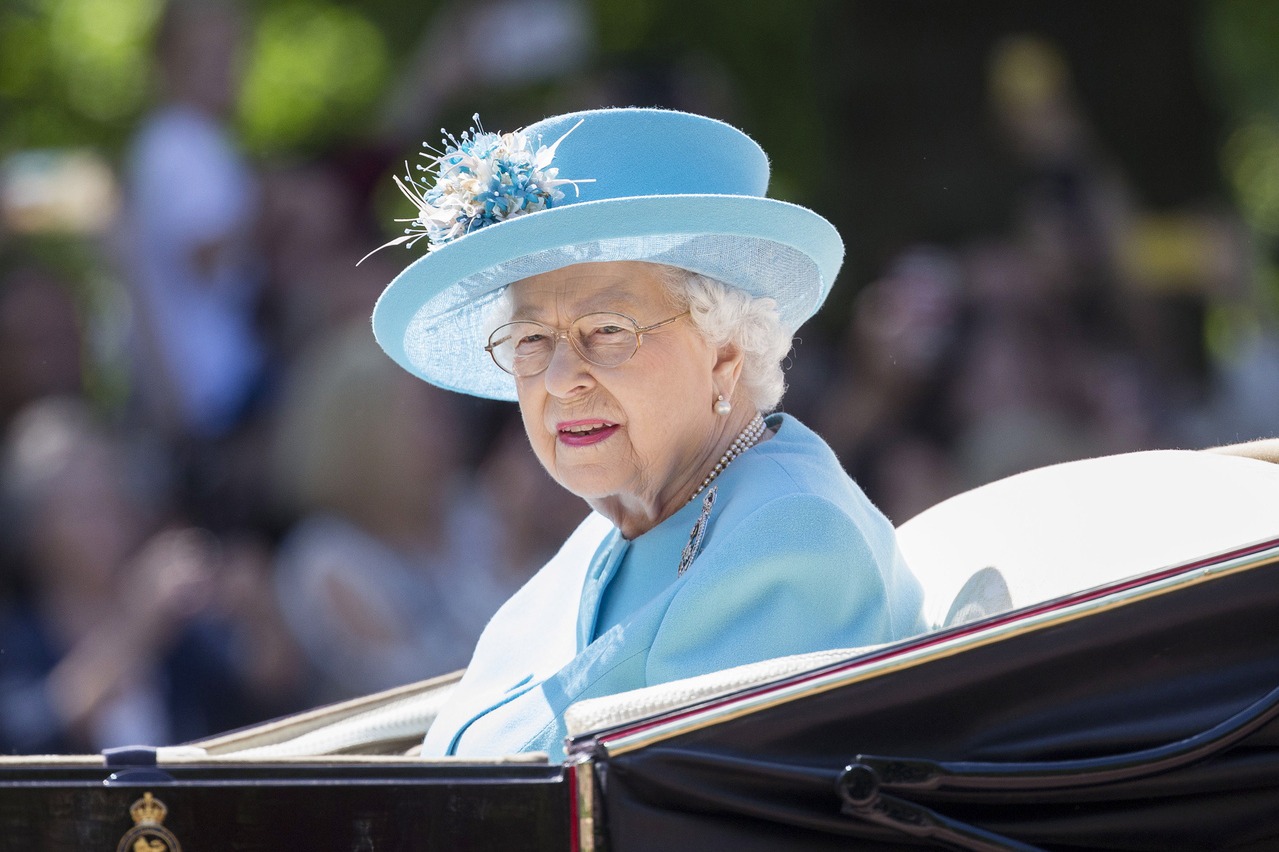 英國女王<u>伊麗莎白二世</u>逝世！色票穿衣風格成招牌　源於她的一句名言