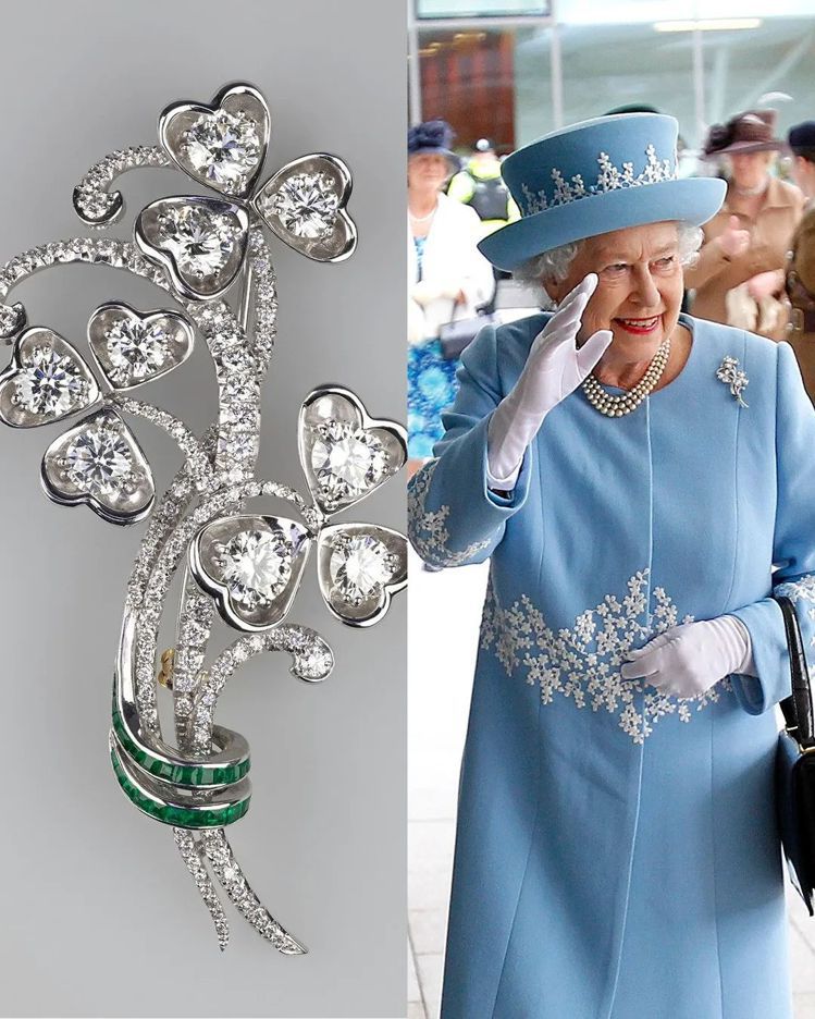 一組四枚的鑽石胸針，其中三葉草代表了北爾蘭，另有玫瑰、仙、法國百合胸針，象徵大英...