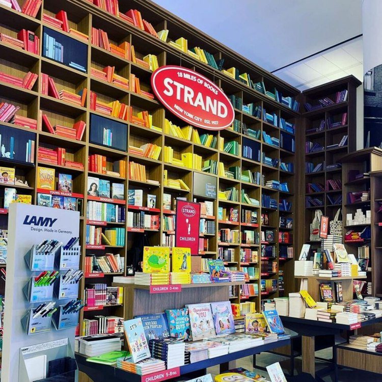 位於紐約的The Strand書店，以豐富的選書與多樣性，成為Bottega V...