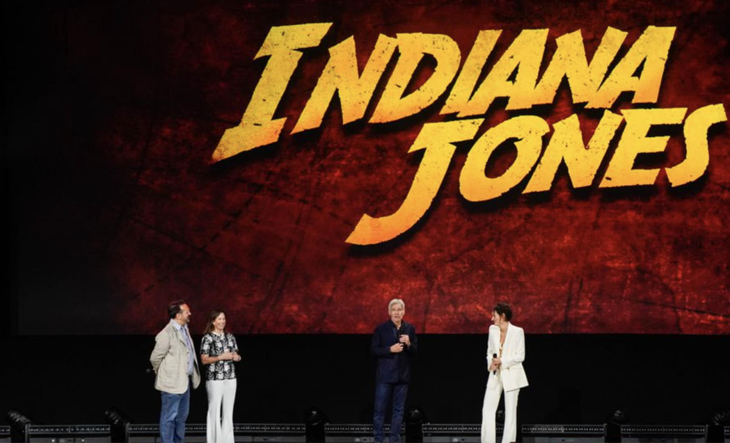 哈里遜福特(右二)驚喜現身宣傳「印地安納瓊斯5」。圖／迪士尼提供
