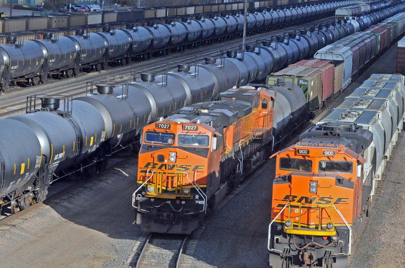 美国货运铁路和工会正在努力敲定一份新劳动合约，以避免一场可能扰乱供应链及农产品运送的罢工，并且使美国经济每天损失超过20亿美元。 美联社(photo:UDN)