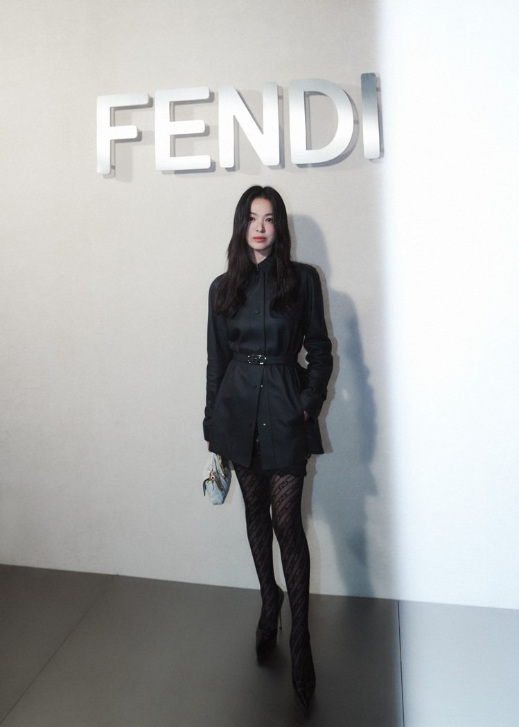 FENDI韓國品牌大使宋慧喬出席FENDI – BAGUETTE 25週年大秀。圖／FENDI提供