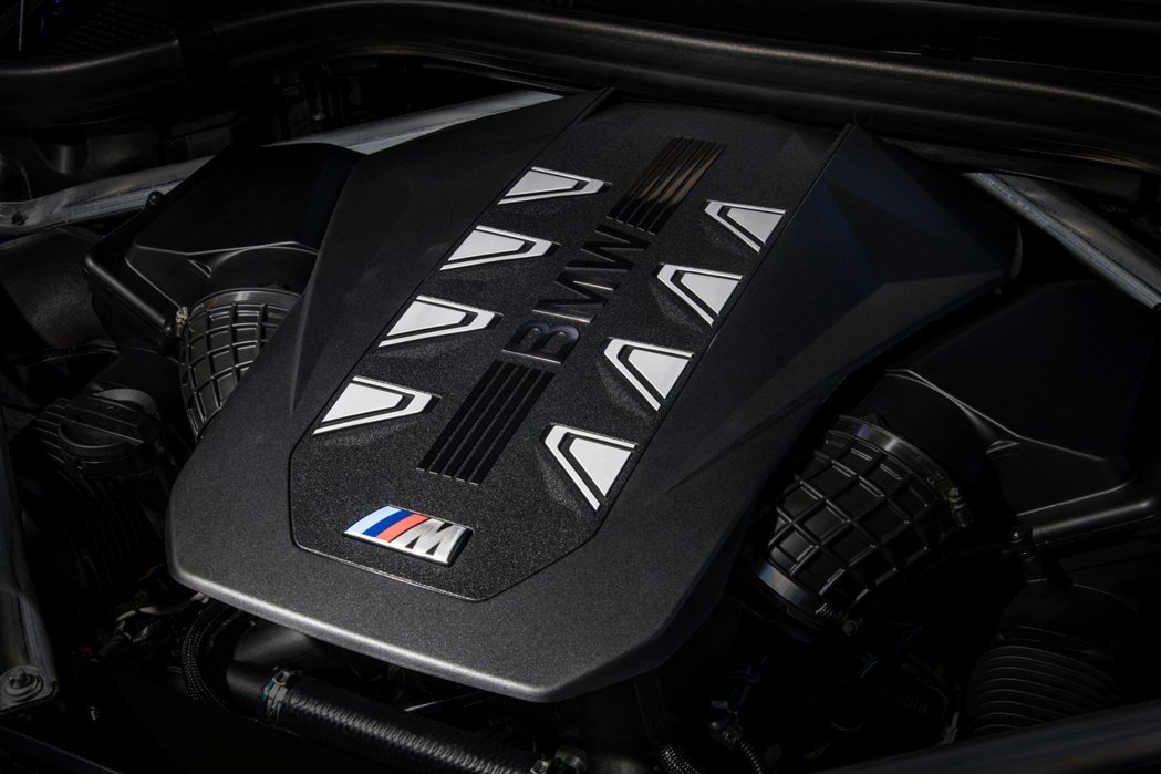 BMW X7 M60i xDrive搭載4.4升BMW M TwinPower ...