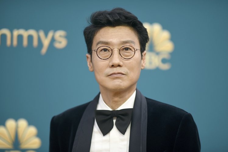 「魷魚遊戲」導演黃東赫創紀錄獲艾美獎最佳戲劇影集導演獎。（美聯社）